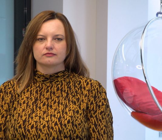 Koronawirus wywołuje u Polaków niepewność. Co trzeci spodziewa się nasilenia pandemii albo obawia o swoje dochody