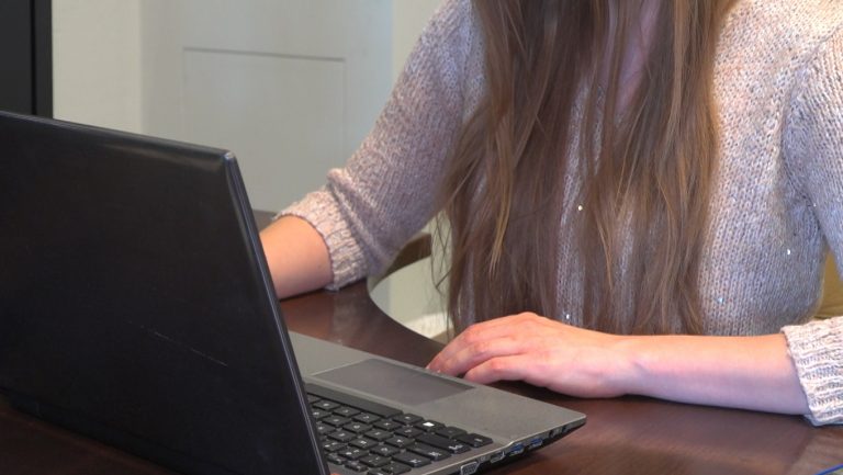 Telemedycyna w czasie pandemii głównym sposobem na pierwszy kontakt z lekarzem. Odpowiednie przygotowanie się do teleporady zwiększy jej skuteczność [DEPESZA]