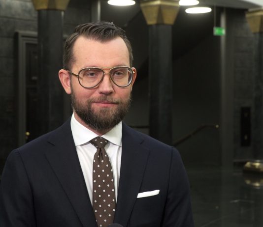 Sprzedaż certyfikowanych maseczek nie spadnie nawet po ustaniu pandemii. Grupa Ciech uruchamia ich produkcję w Bydgoszczy