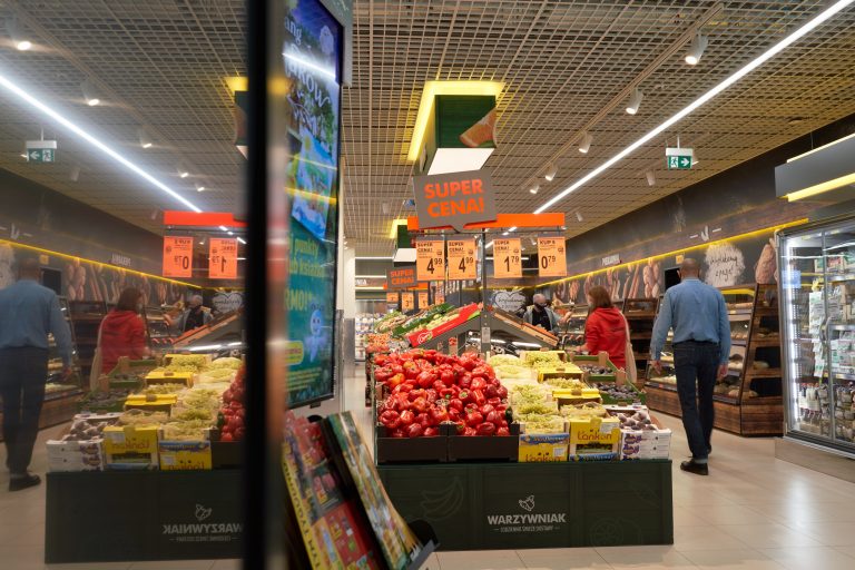 Biedronka otworzy w Polsce kolejne 100 nowych sklepów i zapowiada nową aplikację mobilną [DEPESZA]