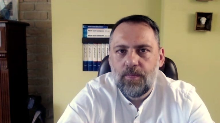Kolejny rekordowy miesiąc dla kredytów hipotecznych. Duże wzrosty notują także kredyty gotówkowe i ratalne