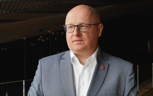 Banki przypominają dziś firmy softwarowe. Ich funkcjonowanie coraz bardziej oparte na nowych technologiach