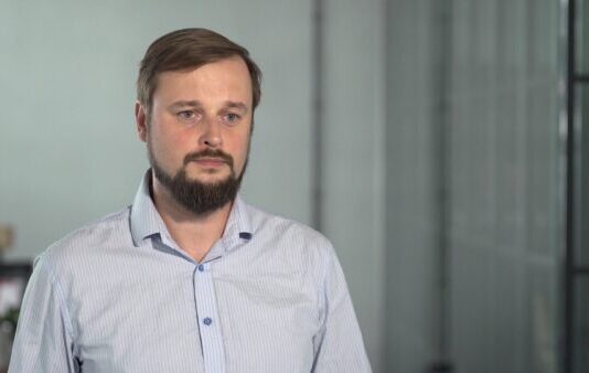 Listopadowe wybory w USA mogą się przełożyć na dalszy przebieg wojny w Ukrainie. Możliwy też wpływ na kampanię prezydencką w Polsce