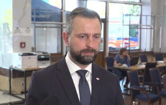 W. Kosiniak-Kamysz: COVID-19 i wojna pokazały nam zagrożenia dla łańcuchów dostaw. Musimy być niezależni w produkcji sprzętu wojskowego