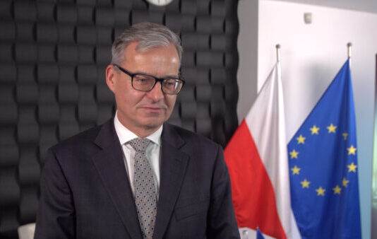 Prąd z największej prywatnej inwestycji energetycznej w Polsce popłynie w 2027 roku. Polenergia dostała właśnie potężny zastrzyk finansowania