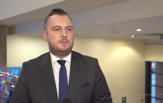 Rekordowy przelew dla Polski z KPO. Część pieniędzy trafi na termomodernizację domów i mieszkań