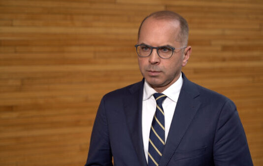 Negocjacje między UE i USA w sprawie ceł trwają. Przełom możliwy podczas czerwcowej wizyty Trumpa w Europie