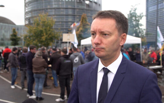 Rolnicy protestują przeciw zmianom w unijnym budżecie. Obawiają się, że reforma WPR zagrozi bezpieczeństwu żywnościowemu Europy