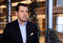 Unia Europejska chce złagodzić AI Act. Na szali konkurencyjność start-upów i małych przedsiębiorców